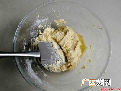爆浆蛋糕怎么吃