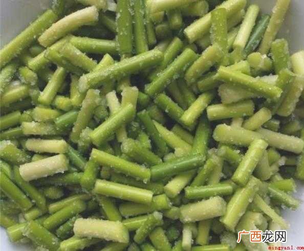 腌蒜苔的最简单做法是什么