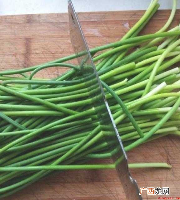 腌蒜苔的最简单做法是什么