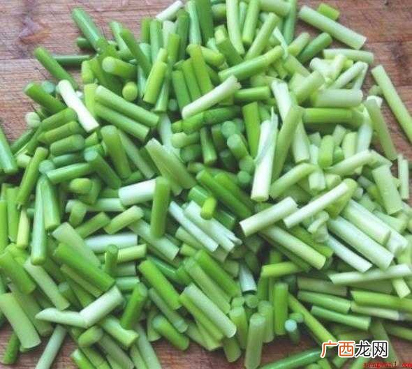 腌蒜苔的最简单做法是什么