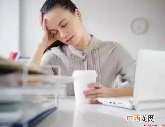 无精打采的近义词是什么