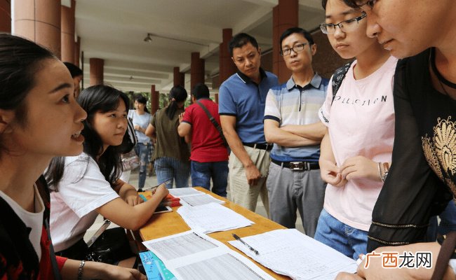 全国各地高考分数线汇总 填报志愿有哪些注意事项