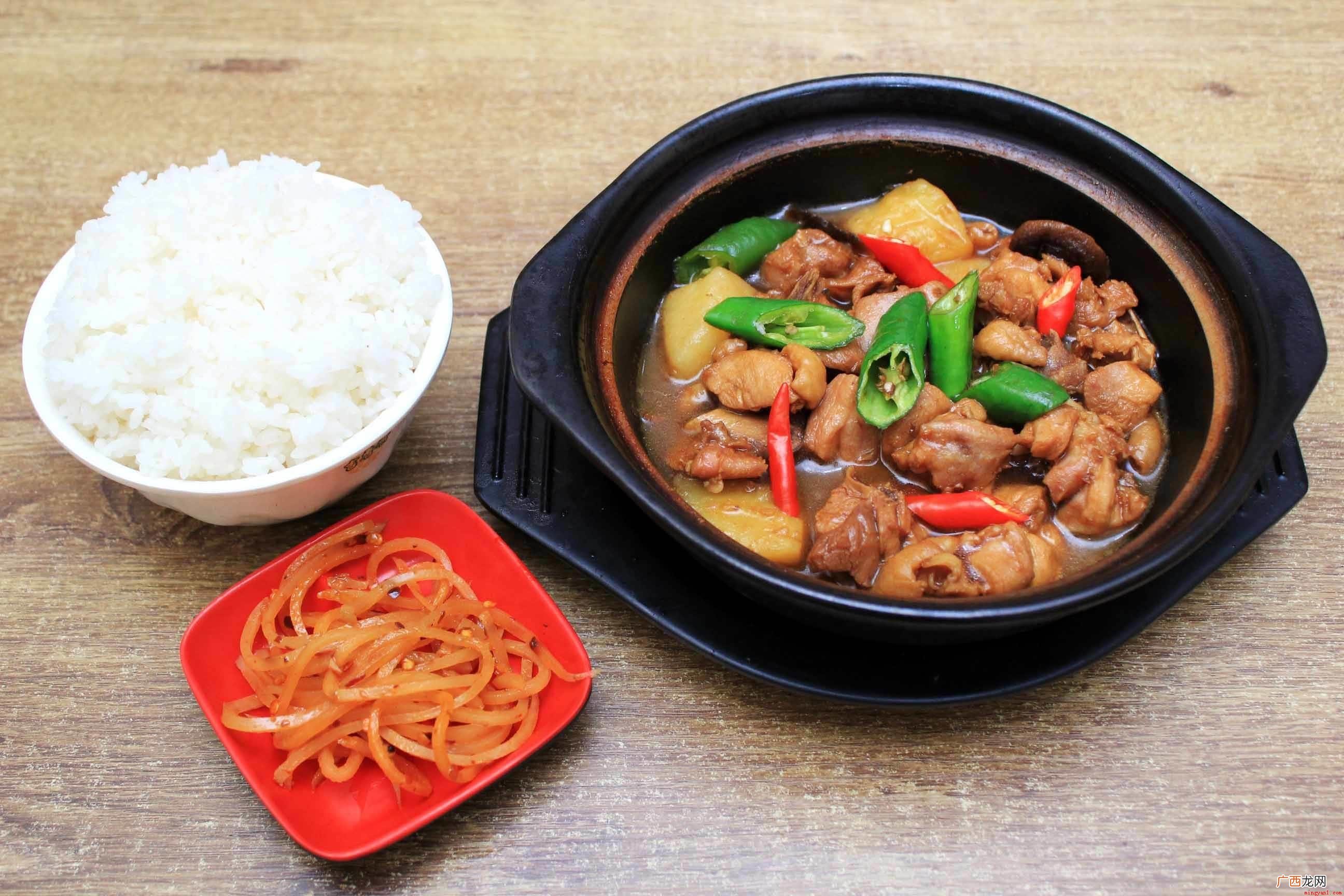 沙县小吃;黄焖鸡米;兰州拉面 三大饮食巨头是哪三个