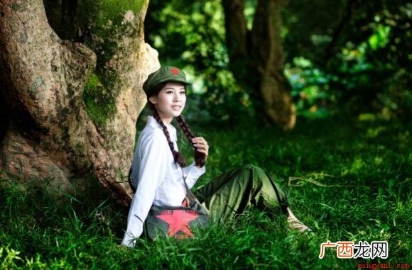 01 不爱红装爱武装的意思