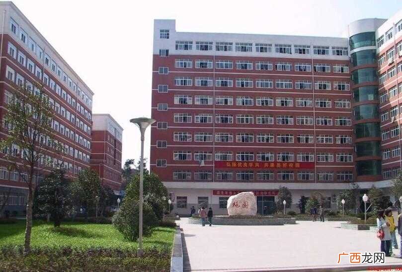 湖北汽车工业学院科技学院面积多大