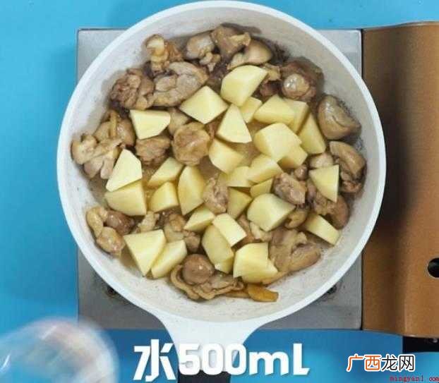 土豆炖鸡块的家常做法是什么