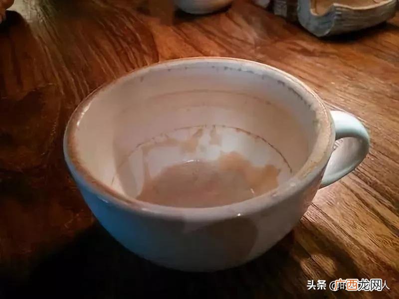 最简单的清洗方法 咖啡弄到白衣服上怎么洗掉窍门