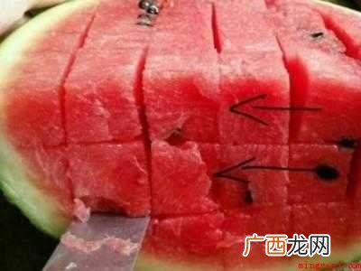 西瓜如何切成小方块