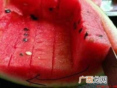 西瓜如何切成小方块