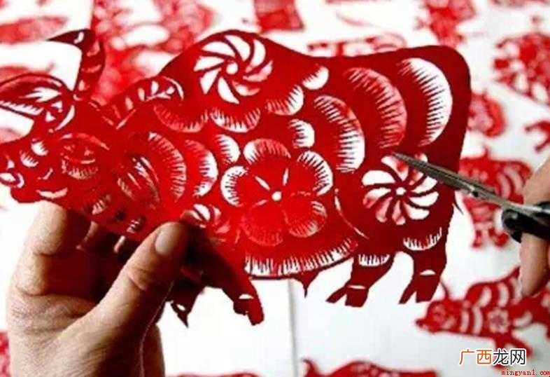 中国剪纸的三个特点是什么
