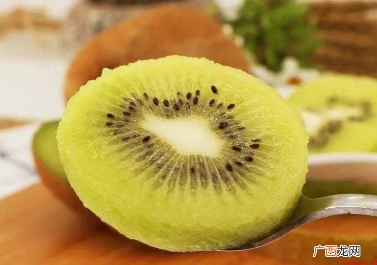 猕猴桃怎么吃 直接削皮了吃 猕猴桃怎么吃