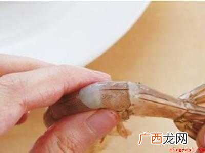 如何剥虾仁
