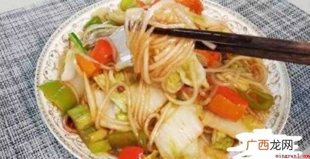 白菜炖粉条不放肉的做法是什么