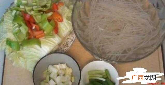 白菜炖粉条不放肉的做法是什么