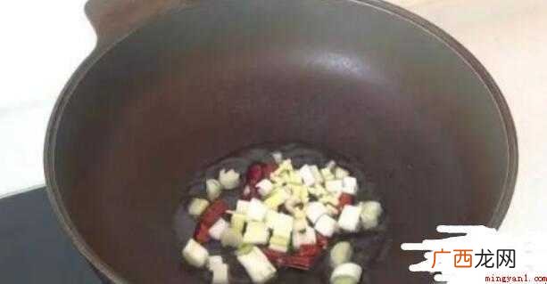 白菜炖粉条不放肉的做法是什么