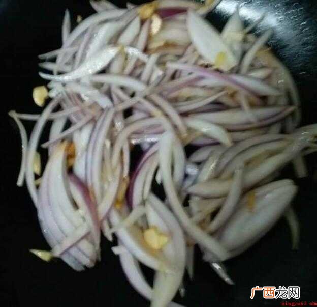 洋葱炒鸡蛋的做法是什么