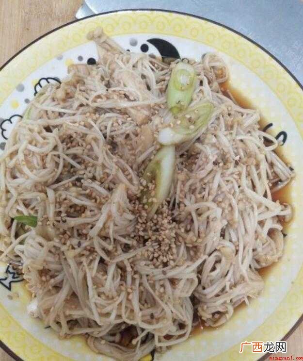 超级简单又好吃的凉拌金针菇做法 家常凉拌金针菇怎么做