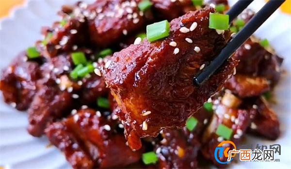 糖醋排骨懒人做法 不用油不用水往电饭锅里一丢 玩着手机就好了