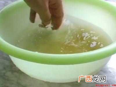 衣服上的风油精痕迹怎么洗