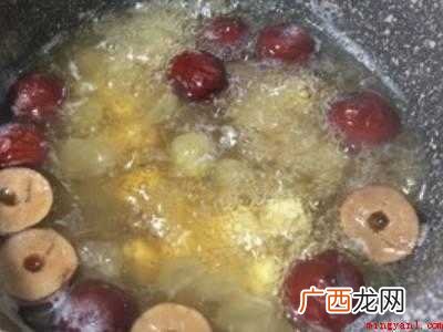 桃胶雪燕皂角米的做法煮多久