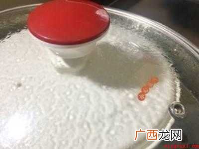 桃胶雪燕皂角米的做法煮多久