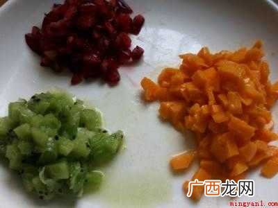 酸奶可以做什么甜品的具体操作步骤 用酸奶可以做什么甜品