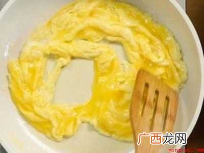 洋葱适合和什么一起炒