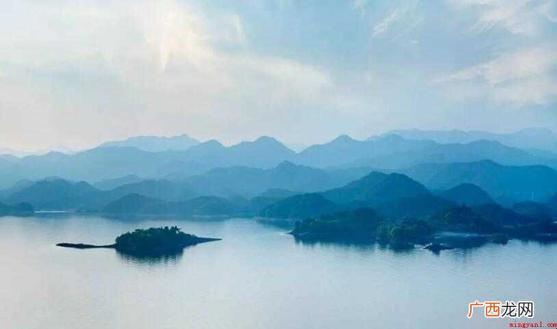 题龙阳县青草湖表达了什么情感 《题龙阳县青草湖》表达了什么情感