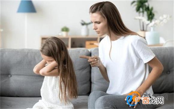 孩子叛逆不听话就是父母的错所以你没资格批评指责孩子