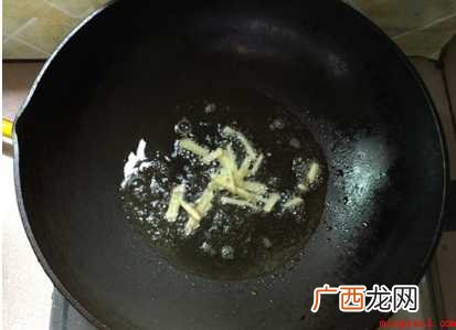 青椒炒鸡蛋怎样做