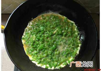 青椒炒鸡蛋怎样做