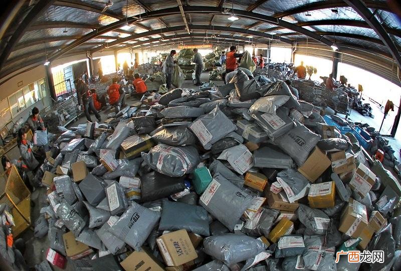 快递寄大件是按重量还是体积 行李太多怎么邮寄划算一点