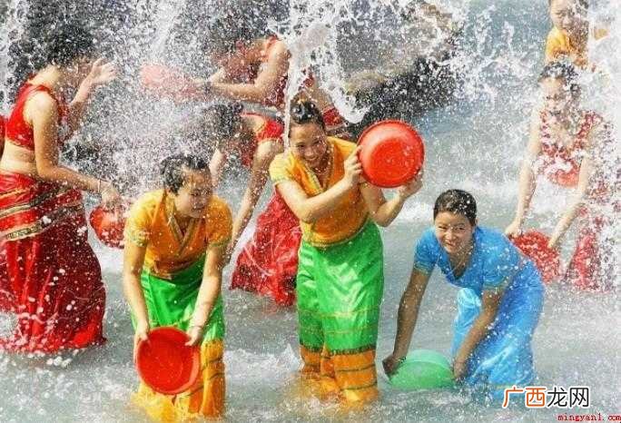 傣族泼水节的由来是什么