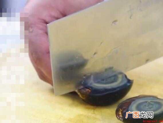 皮蛋豆腐凉拌的流程是什么