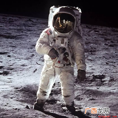 阿姆斯特朗是人类历史上第一位登上月球并留下脚印的人