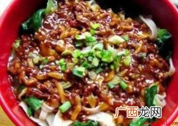 酱是炸酱面的灵魂,自制酱料用料简单,做起来也很方便快捷,最重