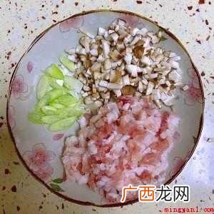 酱是炸酱面的灵魂,自制酱料用料简单,做起来也很方便快捷,最重