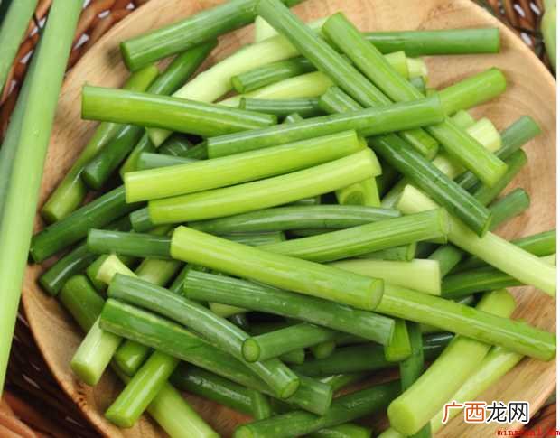 蒜苔炒腊肉怎样做