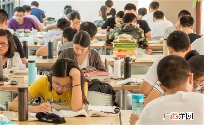 高考分数线为何两极分化