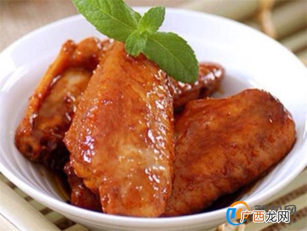 鸡翅别红烧了 试试这样做 外酥里嫩椒香美味 好吃到直吮手指