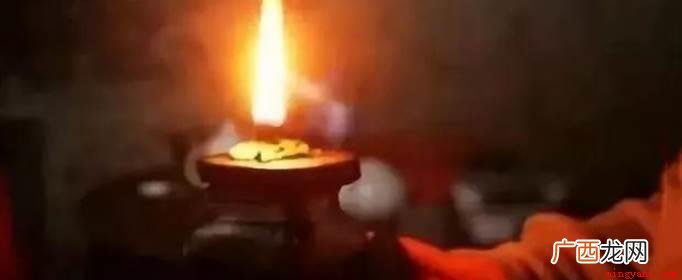 灯不拨不亮理不辩不明的意思 灯不拨不亮理不辩不明是什么意思