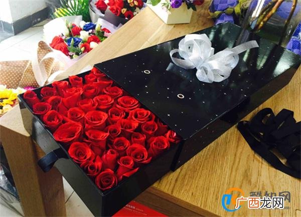 99朵玫瑰花的含义 99代表什么爱情含义_酷知科普