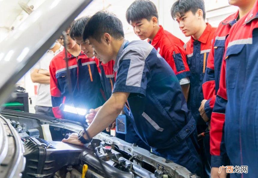 未来10年学什么技术最吃香 现在学什么技术最吃香