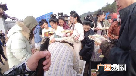 领盒饭