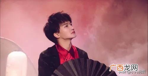 周深是男的还是女的? 周深是男的还是女的