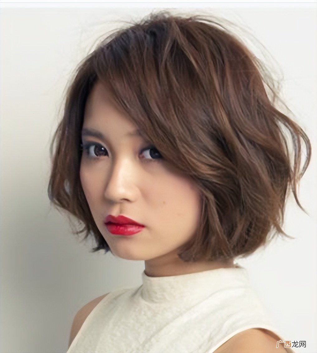 圆脸适合什么发型女短发 圆脸适合什么发型女