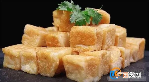 这种鱼豆腐你们喜欢吃吗？在家自己做，无添加，干净又卫生