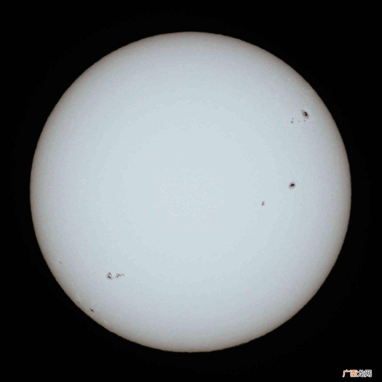你知道太阳真实的颜色吗 太阳是什么颜色的