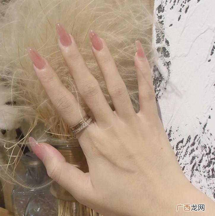 美甲选哪个好 半贴甲片和全贴甲片的区别对比