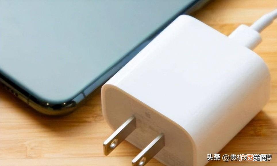 苹果充电器突然充不上电怎么办 充电线充不进去电怎么办